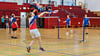 Der Badmintonverein Zeitz (blau) gehört zu jenen, die  seit dieser Woche   nicht mehr  in die Zeitzer Berufsschule dürfen, hier bei einem Turnier.  