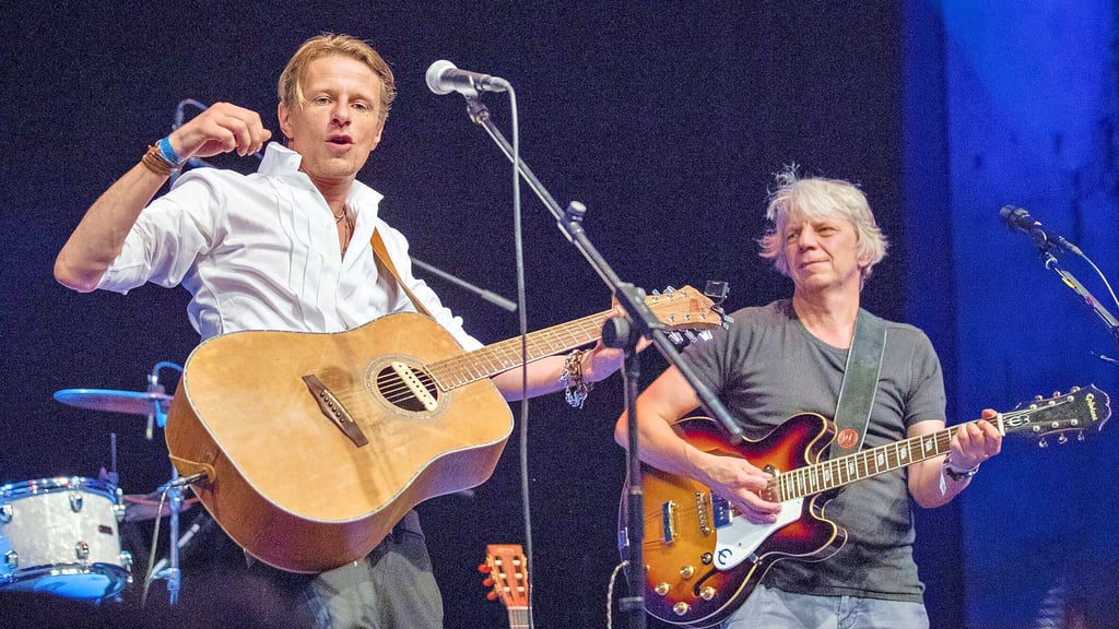Energie und Ruhe: Alexander Scheer (links) und Andreas Dresen spielen Gundermann-Lieder.
