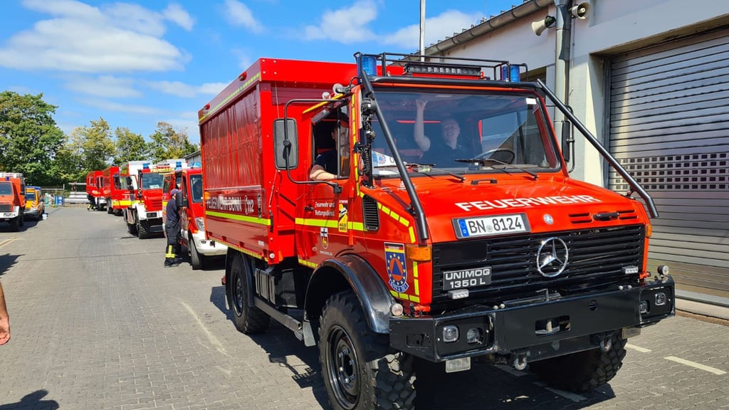 Waldbrand-Spezialisten der Feuerwehr aus Deutschland sind auf dem Weg nach Spanien. Sie sollen dort bei der Bekämpfung der verheerenden Waldbrände helfen.