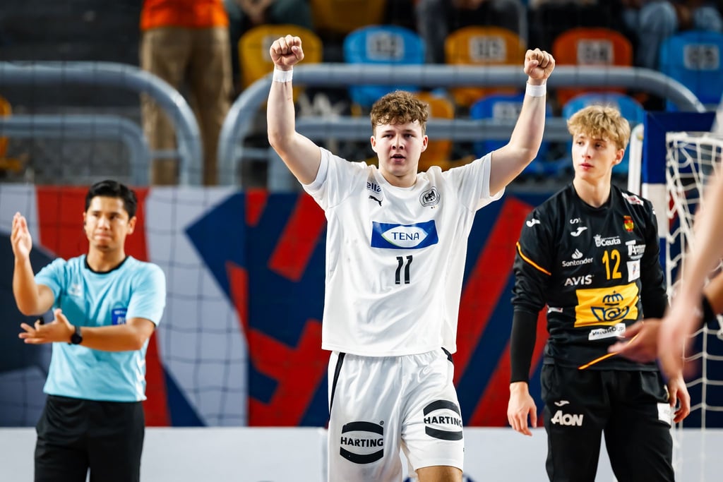 Feiert den WM-Titel: U19-Handballer Bennet Strobel.