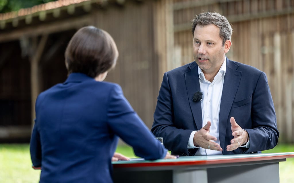 Wie können die Löcher im Haushalt gestopft werden? „Da wird keine Option vom Tisch genommen“, sagt der Finanzminister.
