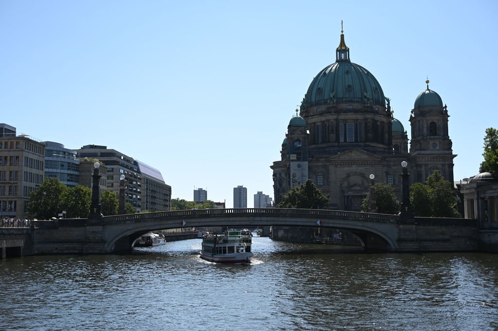 Nach einem kühleren Sonntag steigen die Temperaturen in Berlin und Brandenburg ab Montag wieder deutlich an. (Archivbild)
