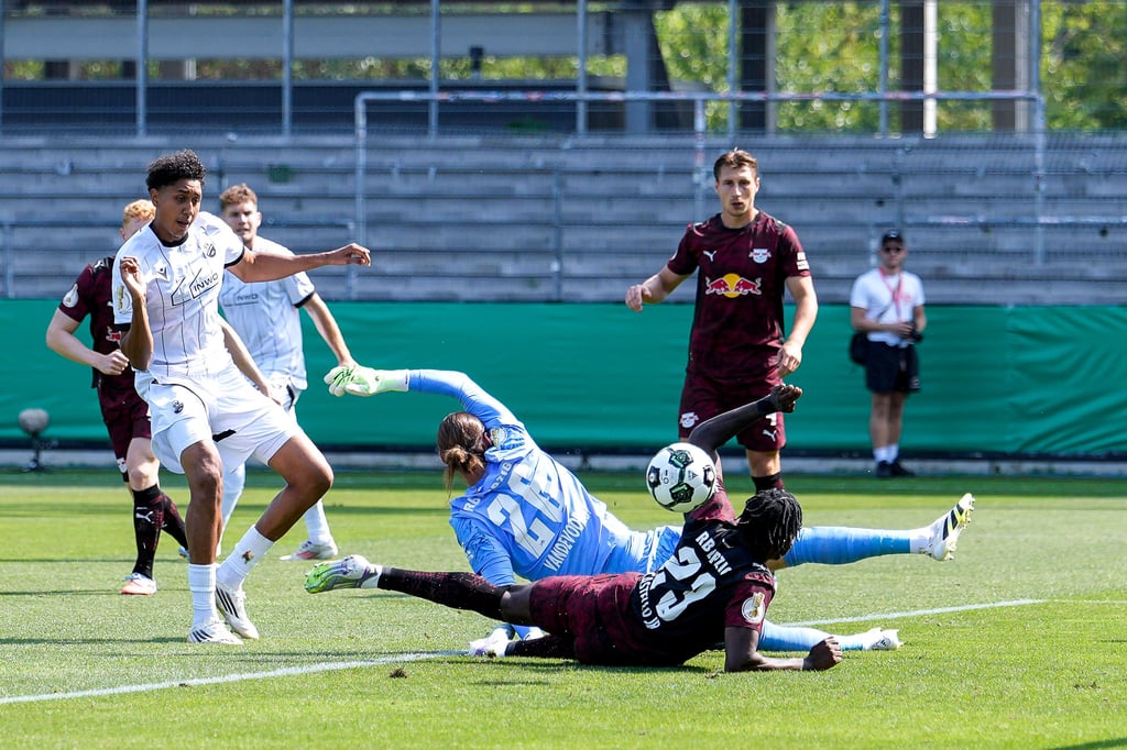 Verwirrung und Chaos im RB-Strafraum vor dem 0:1 in Sandhausen