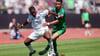 Eintracht Frankfurt um Niels Nkounkou (l) steht in der zweiten Runde des DFB-Pokals.