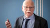 Ulrich Mäurer will sein Amt als Bremer Innensenator vorzeitig aufgeben. (Archivbild)