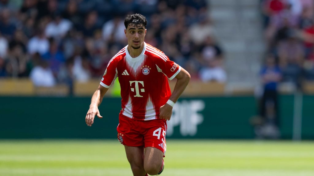 Zurück im Bayern-Training nach Verletzung und Operation: Aleksandar Pavlovic.