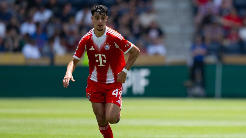 Zurück im Bayern-Training nach Verletzung und Operation: Aleksandar Pavlovic.