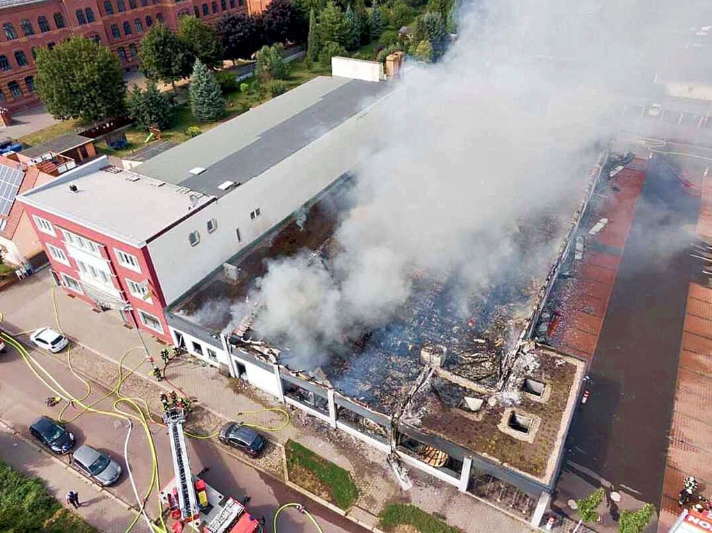 Im Sommer 2021 zerstörten die Flammen den Einkaufsmarkt vollständig. Zwei Kinder wurden als Tatverdächtige ermittelt. Das Strafverfahren wegen deren Strafunmündigkeit eingestellt.