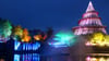 Die «Lumagica» in Magdeburg ist gestartet: Eine Laserschau vor dem Jahrtausendturm, 300 Lichtinstallationen aus mehr als 100 Kilometern Lichterketten - auch in diesem Jahr soll - wie hier 2024 - wieder viel los sein.&nbsp;