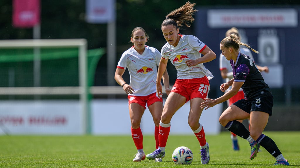 Kreuzband gerissen: RB-Sommerzugang Diana Nemeth, hier im Test gegen Slavia Prag