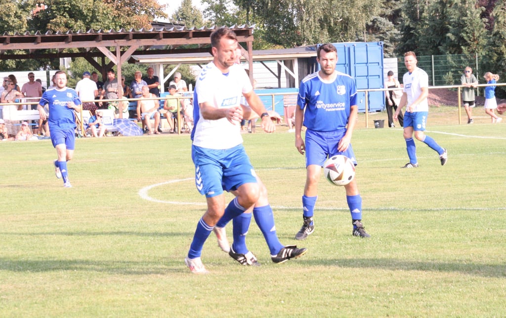 Christian Beck (am Ball) traf fünfmal in Gerwisch.