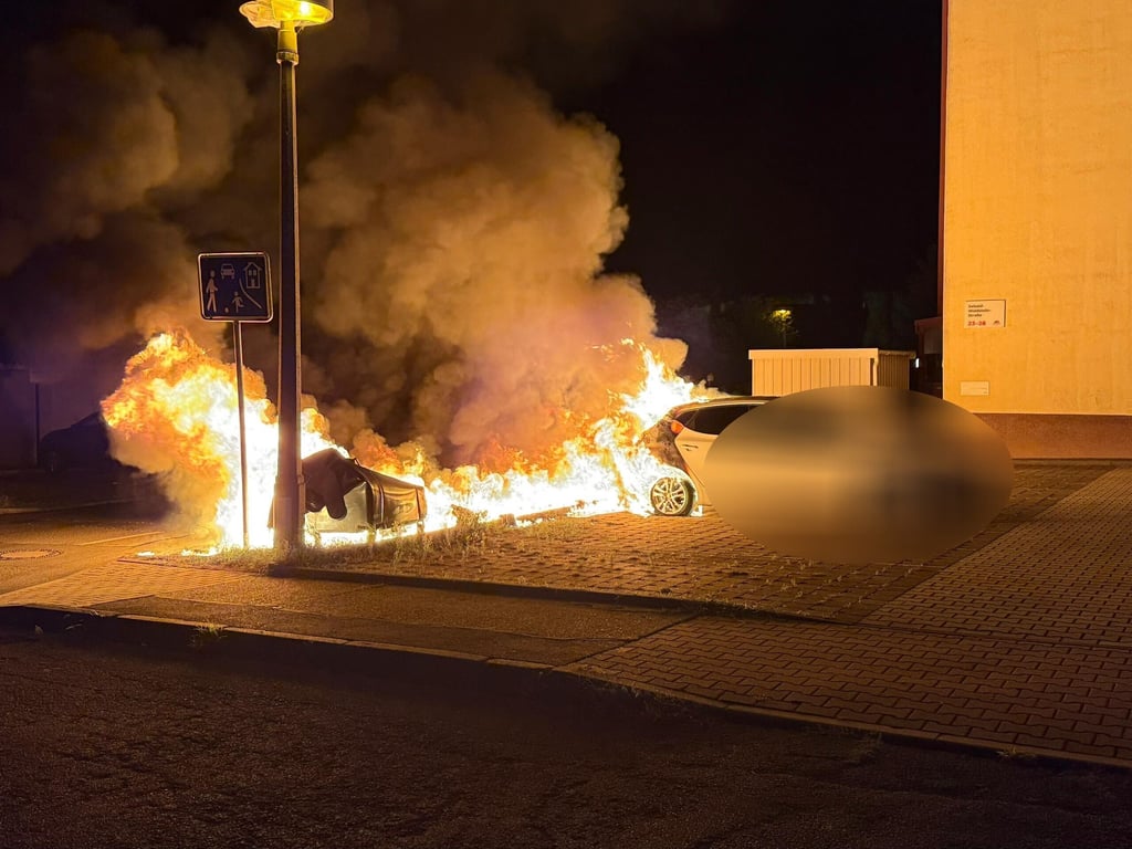 Drei Bände musste die Zeitzer Feuerwehr am frühen Morgen des 18. August bekämpfen.