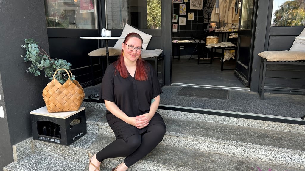 Das Café Kurt in Magdeburg-Buckau schließt. Unter dem Namen „Pipper Kiezcafé" eröffnet Saskia Amend den Laden einige Wochen später wieder.