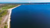 Der Cottbuser Ostsee ist im ehemaligen Braunkohletagebau Cottbus-Nord (Luftaufnahme mit einer Drohne) entstanden. (Archivbild)