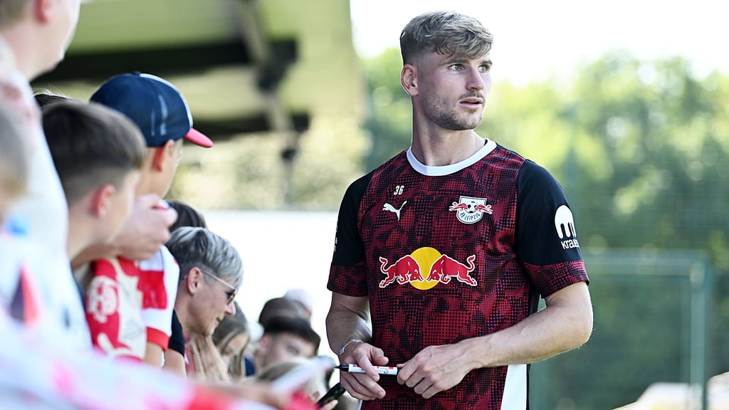 Erhält einen Dienstwagen und unterschreibt weiter jede Menge Autogramme: RB-Rekordtorschütze Timo Werner