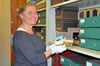 Silke Frömter sucht in diesen Tagen im Museumsarchiv Material für eine Ausstellung  über den in Zeitz geborenen Bauingenieur Otto Baensch heraus.