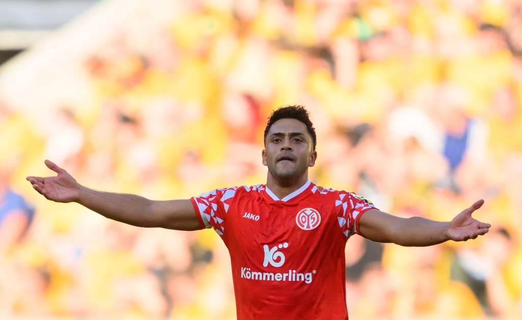 Nadiem Amiri (1. FSV Mainz 05) jubelt nach seinem Tor zum 0:1.