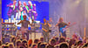 Die Band „Tänzchentee“ feierte am Samstagabend ab 20 Uhr  eine Party mit vielen hundert Gästen. 