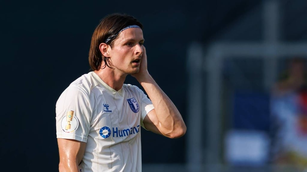 Jean Hugonet beim Spiel seines 1. FC Magdeburg gegen den 1. FC Saarbrücken im DFB-Pokal.