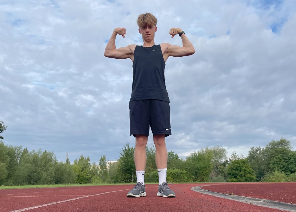 Disziplin zahlt sich aus: Leonard Bork präsentiert seine Trainingserfolge.