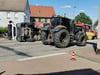 Ein Laster ist mitten in Könnern umgekippt.