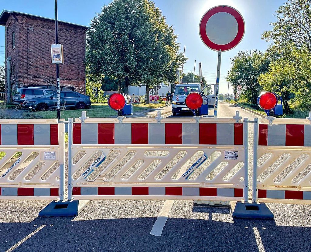 Die Zerbster Chaussee ist in Gommern ab dem Bahnübergang bis voraussichtlich 17. Oktober voll gesperrt.