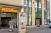 Supermarkt-Vergrößerung: Hinter dieser Tür in der Naumburger Salzstraße befand sich einst ein „Mäc Geiz“. Der aktuelle Leerstand wird durch die „Netto“-Erweiterung ab Dezember Geschichte sein.