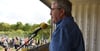 Der frühere Landrat des Altmarkkreises Salzwedel, Michael Ziche, richtete in seiner Rede bei der Demonstration zur Auskofferung des Brüchauer Silbersee Grüße von Landrat Steve Kanitz aus. Das reichte vielen Altmärkern nicht, sie hätten ein persönliches Erscheinen ihres Kreischefs bei dieser wichtigen Angelegenheit erwartet.