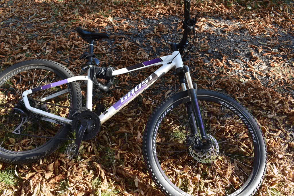 Wer erkennt das Fahrrad und kann Hinweise zu dem Fahrer geben?