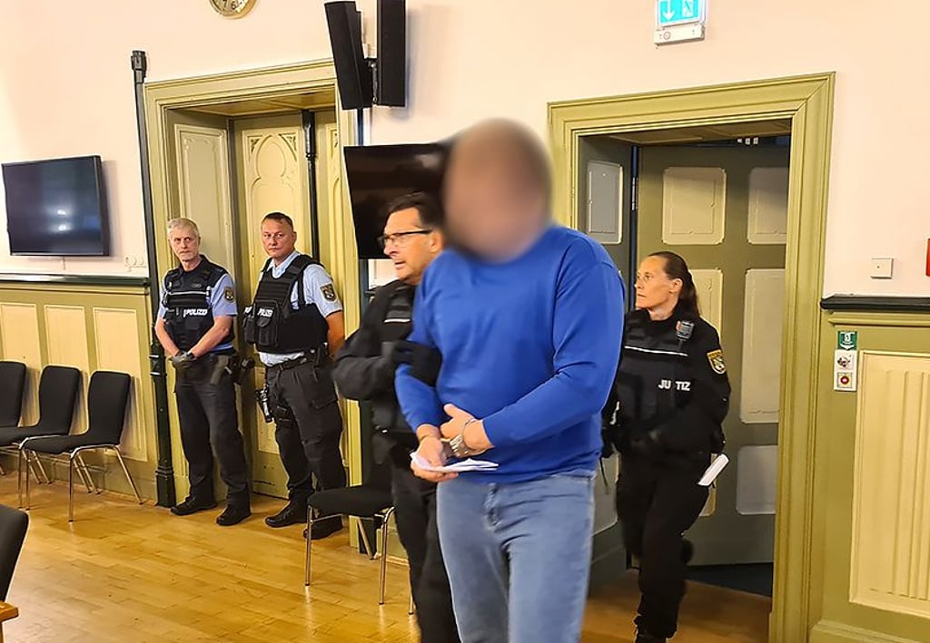Der Ex-Freund muss sich wegen des Todes von Anna-Lena aus Genthin am Landgericht verantwortern.