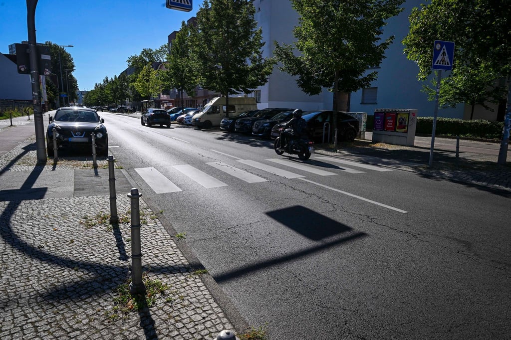 An diesem Zebrastreifen soll sich nach Polizeiangaben der tödliche Unfall abgespielt haben.
