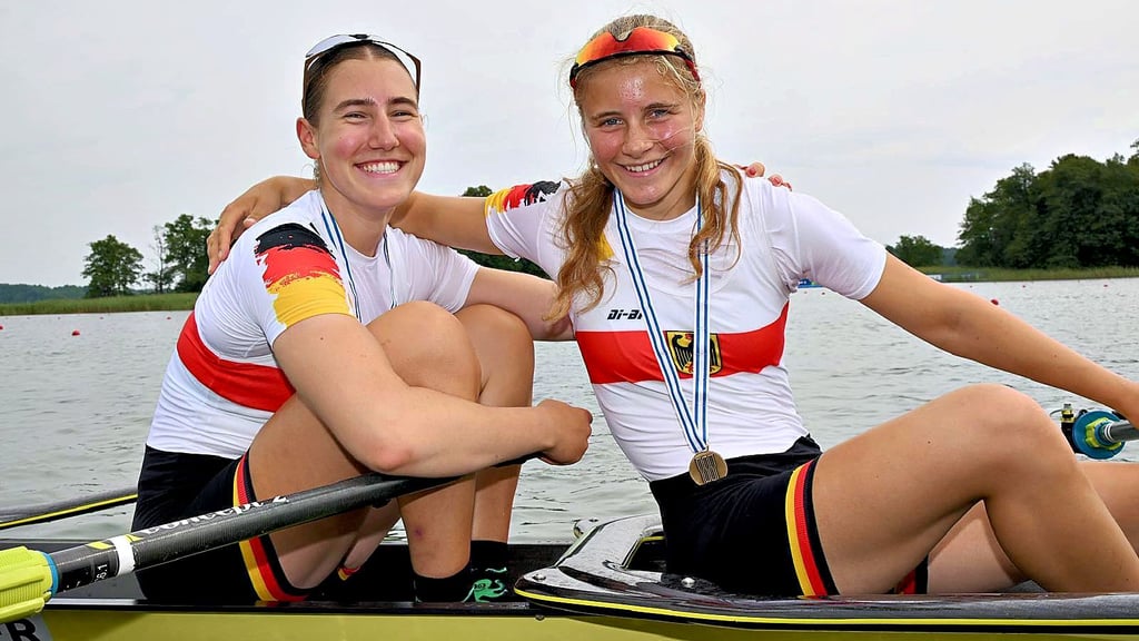 Anna Keller (l.) mit Schlagfrau Greta Amort.