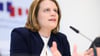 Hat als VW-Aufsichtsrätin die niedersächsische Industrie im Blick: Kultusministerin Julia Willie Hamburg. (Archivbild)