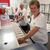 In der Wäscherei werden täglich rund 1200 kg Textilien gewaschen und gemangelt.