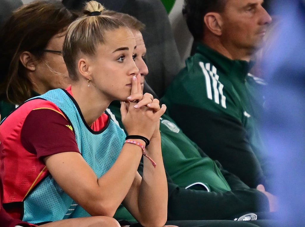 Giulia Gwinn verpasst den Pflichtspiel-Auftakt der Münchner Fußballerinnen.