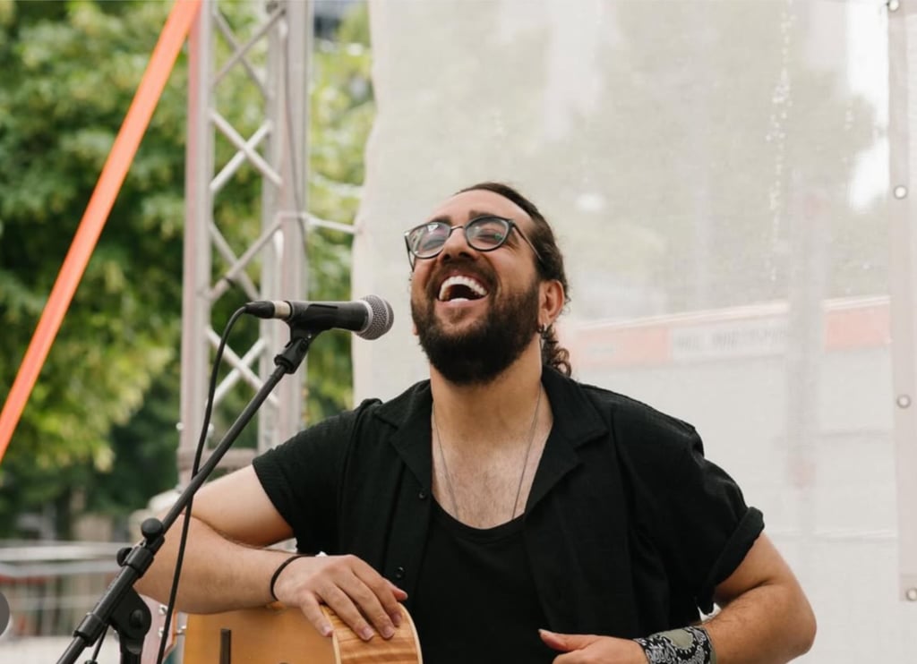 Festivalwoche im Moritzhof: Abschied vom Polidrom bei „moritz4all #dasfestival“. Ein Mitmachkonzert mit Künstler Gabriali (Foto) bildet den Abschluss.