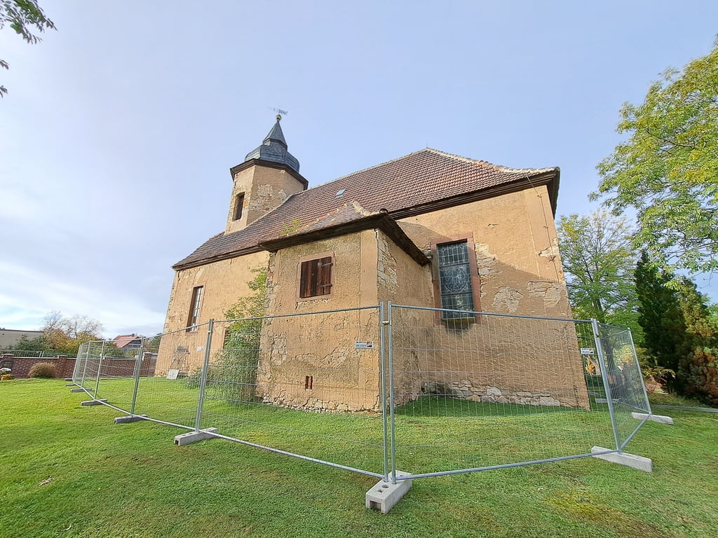 Die Kirche in Starsiedel wird seit längerem nicht mehr genutzt. Ein Verein will sie vor dem Verfall retten.
