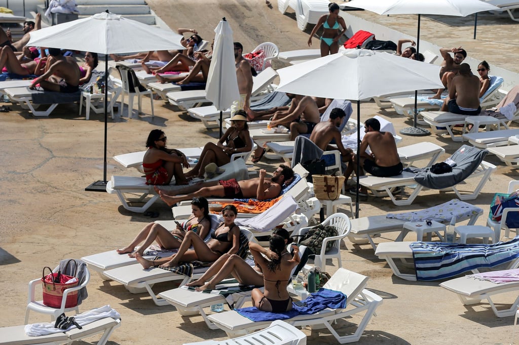 Der Eintritt zum Beiruter Strandclub "Sporting" kostet in diesem Jahr mindestens 30 Euro.
