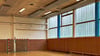 Die Fensterfront der Sporthalle Eickendorf wird demnächst saniert. Die neuen Fenster sorgen nicht nur für mehr Licht in der Halle, sondern auch für mehr Sicherheit und eine bessere Energieeffizienz.