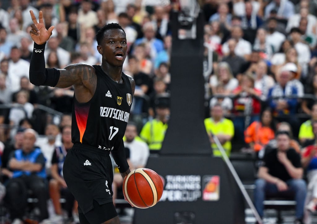 Dennis Schröder ziegt Vergleich mit Dirk Nowitzki.
