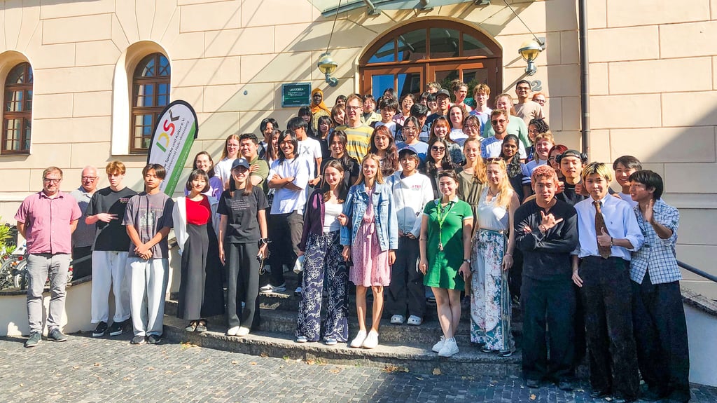 Die Teilnehmer der dritten Runde der Wittenberger Sommerkurse: Studenten aus 18 verschiedenen Ländern.