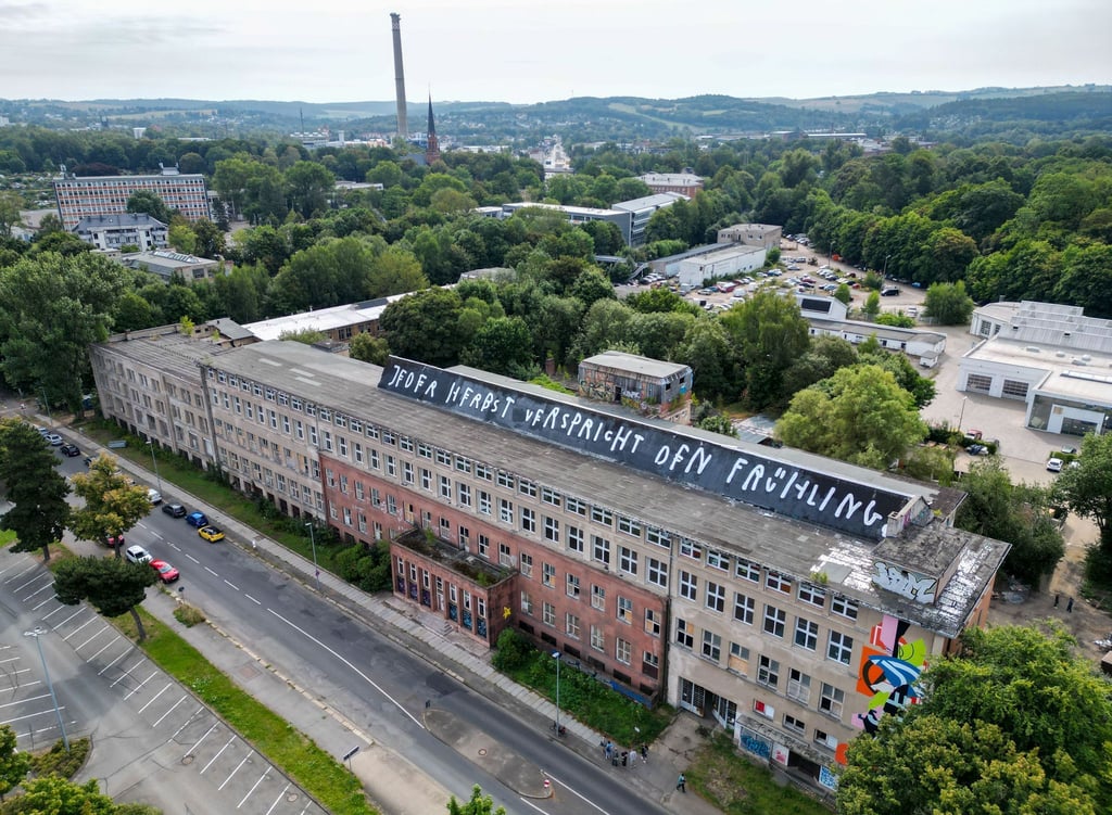 Ein ehemaliges Krankenhaus in Chemnitz ist dieses Jahr Schauplatz des Streetart-Festivals Ibug. Ab Freitag öffnet das Gelände für Besucher.