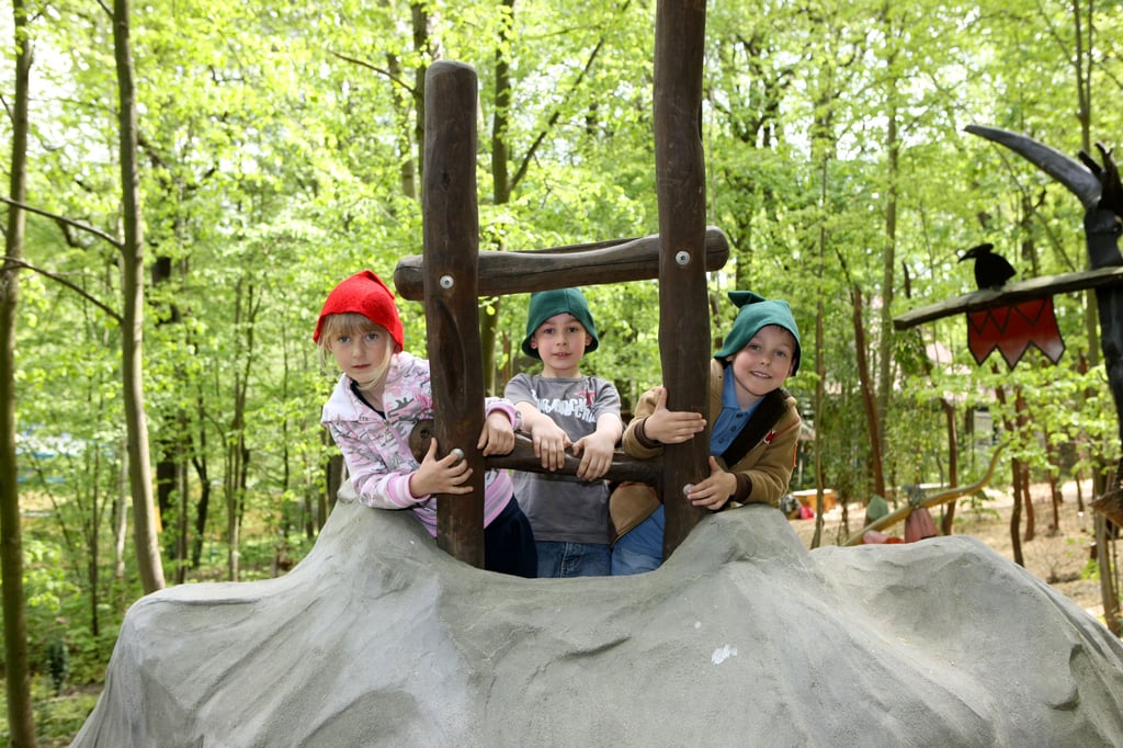 Spielend die Feenwelt entdecken: Im Abenteuerwald ‚Feenweltchen‘ in Saalfeld gibt es für Kinder jede Menge zu entdecken und auszuprobieren.