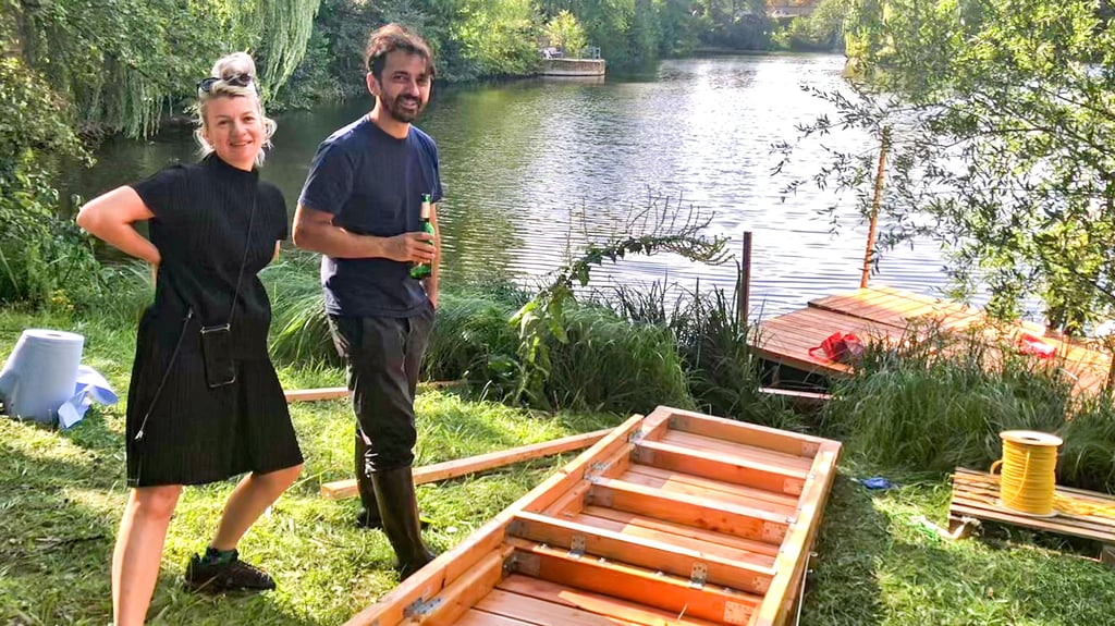 Auf dem Schwanenteich in Wittenberg schwimmt seit Kurzem etwas völlig Neues.