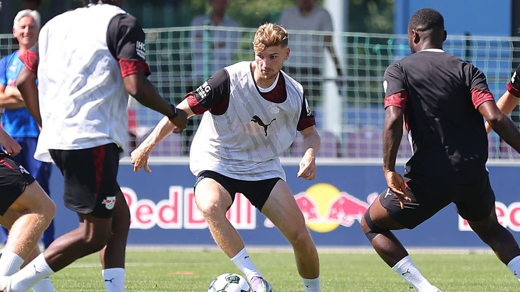 Timo Werner (2.v.r.) darf bei RB derzeit nur trainieren.