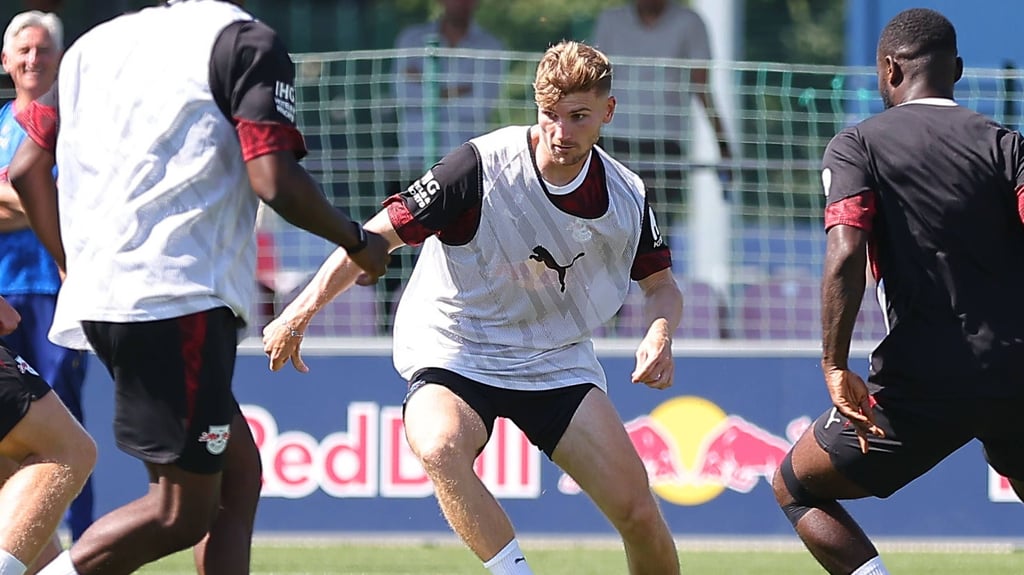Timo Werner (2.v.r.) darf bei RB derzeit nur trainieren.