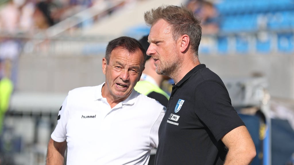 FCM-Sportchef Otmar Schork (links) und Trainer Markus Fiedler arbeiten gemeinsam die Baustellen des Kaders ab.