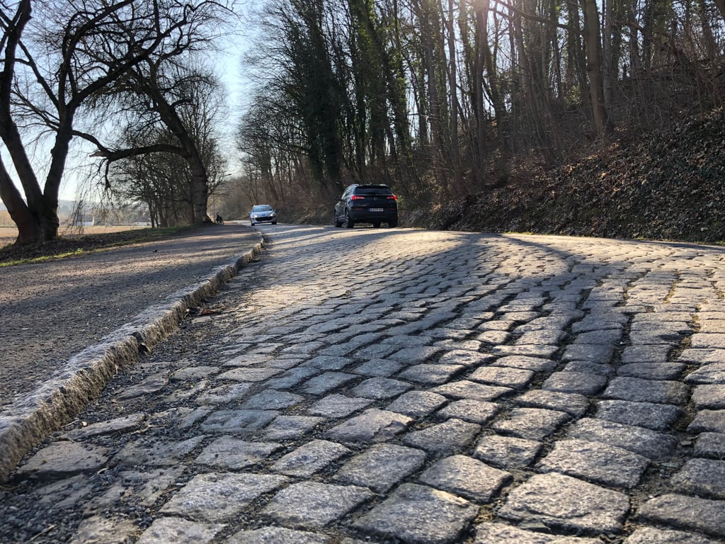 Eine der Straßen, die Gernrode und Bad Suderode verbinden: der Gipshüttenweg.