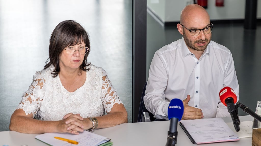 Wie Vorgehen gegen ein Erstarken des Rechtsextremismus? Innenminister Wilke will die Kommunen der Lausitz unterstützen.