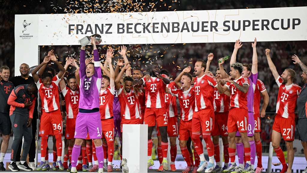 Titelverteidiger Bayern München startet mit dem Rückenwind des Supercup-Gewinns in die 63. Bundesliga-Saison.